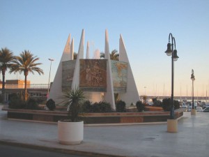Torrevieja Monumento Coralista